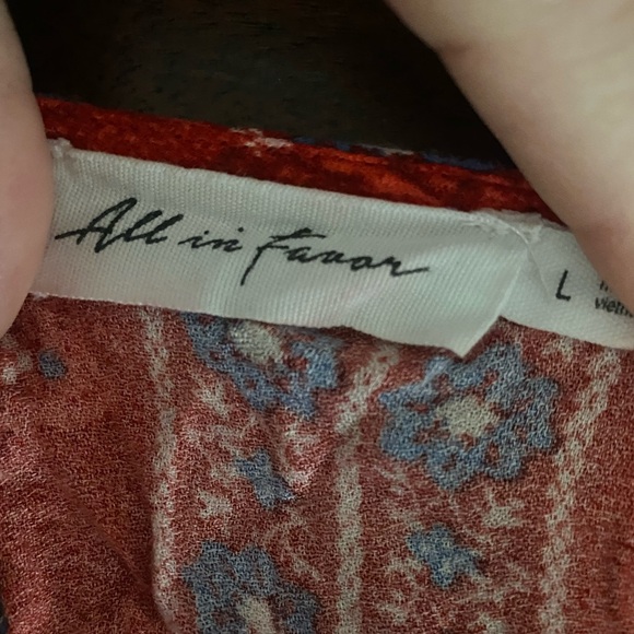 Boho red floral romper with Zipper in the back, has pockets! Size Large - Picture 4 of 6